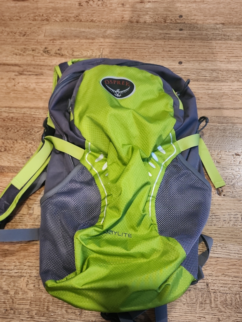 OSPREY Lime Green and Gray Lightweight Daylite Backpack